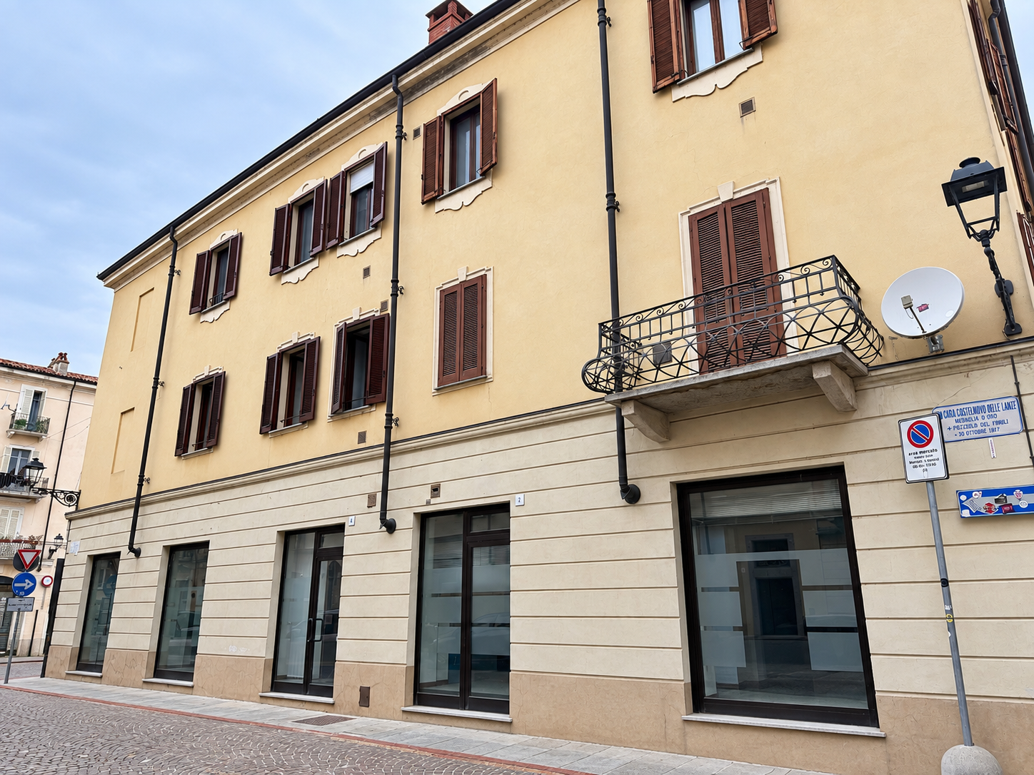 Angolo urbano italiano senza tempo
